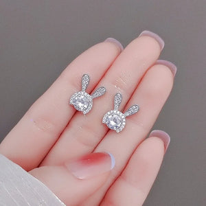 Häschen Ohrstecker | 925 Sterling Silber | Moissanit Rundschliff | 1 Karat | GRA