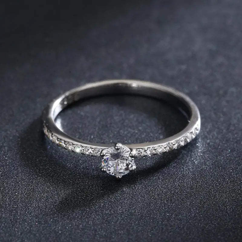 Klassik-Ring – 925 Silber, weißer Moissanit, 4,5 mm Rundschliff