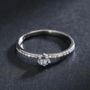 Klassik-Ring – 925 Silber, weißer Moissanit, 4,5 mm Rundschliff